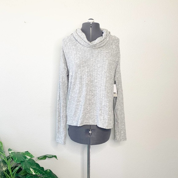 BP Light Grey Cozy Ribbed Turtleneck Pullover M - Picture 8 of 8